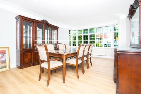 6 bedroom detached house to rent, Highfield Gardens, London NW11