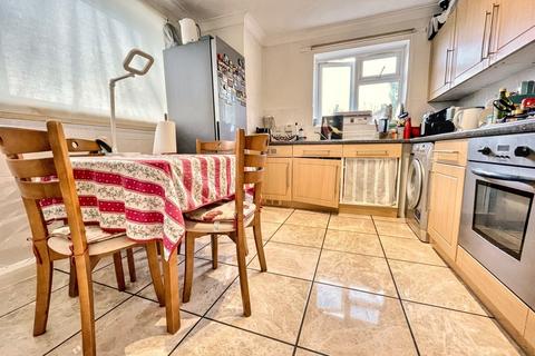 2 bedroom flat for sale, Bournemouth