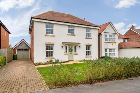 4 bedroom detached house for sale, Runcie Crescent, Basingstoke, Hampshire