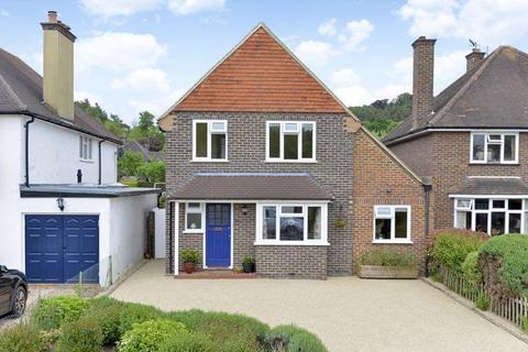 4 bedroom detached house to rent, New Road, Guildford GU5