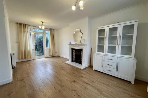 2 bedroom semi-detached house to rent, The Alders, HOUNSLOW TW5