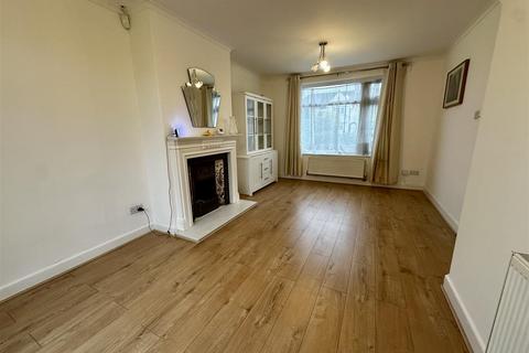 2 bedroom semi-detached house to rent, The Alders, HOUNSLOW TW5