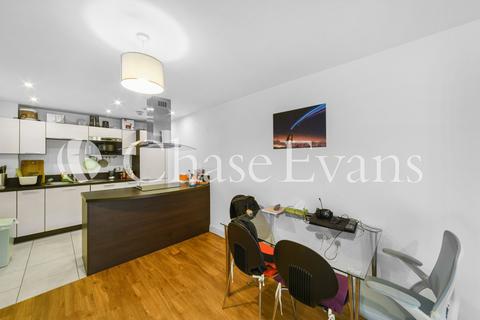 1 bedroom flat for sale, Surrey Quays Road, Canada Water, London, SE16