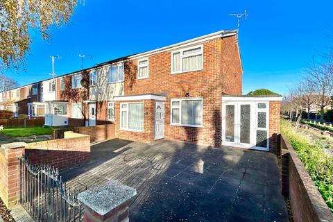 3 bedroom end of terrace house for sale, Hearne Close, Sittingbourne ME10