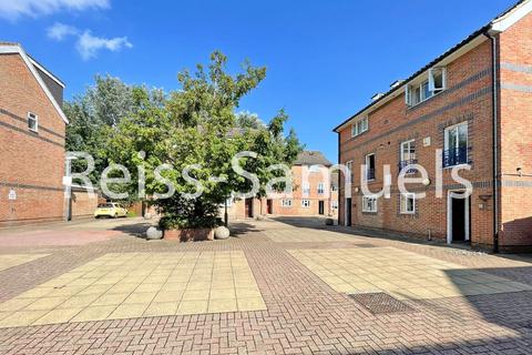 6 bedroom semi-detached house to rent, Ambassador Square, Canary Wharf, London E14