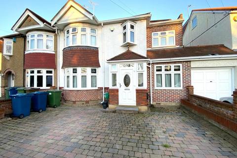 5 bedroom semi-detached house for sale, Rayners Lane, Pinner HA5