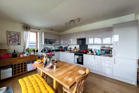 2 bedroom penthouse to rent, Lockside, Portishead, Bristol, Somerset, BS20