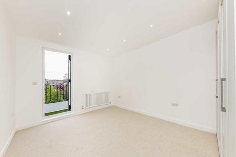 1 bedroom flat to rent, Crouch End Hill, London N8