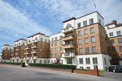 2 bedroom apartment to rent, Sea Road, Bournemouth