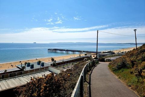 2 bedroom apartment to rent, Sea Road, Bournemouth