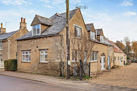 3 bedroom house to rent, Station Road, Nassington