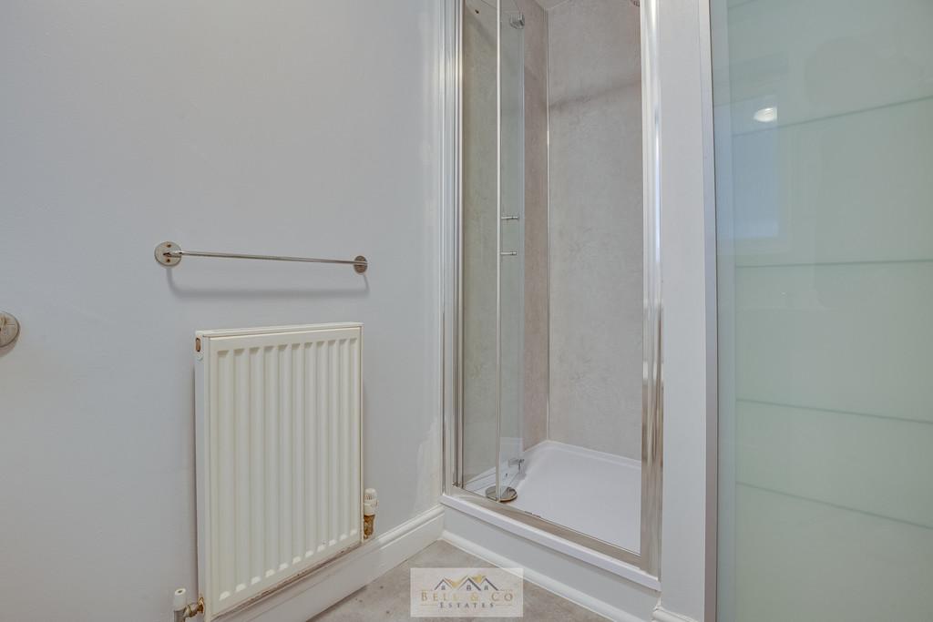 Ensuite bed 2