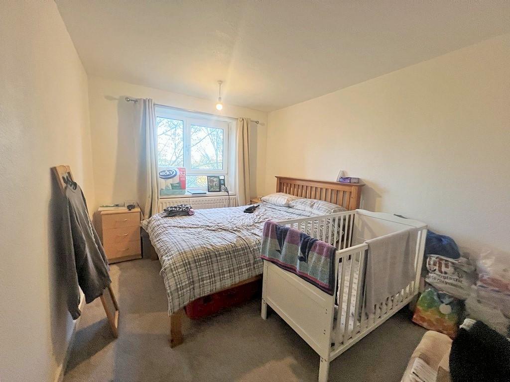 Bedroom 1i