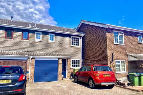 3 bedroom terraced house to rent, Birchdale Close, Southampton SO31