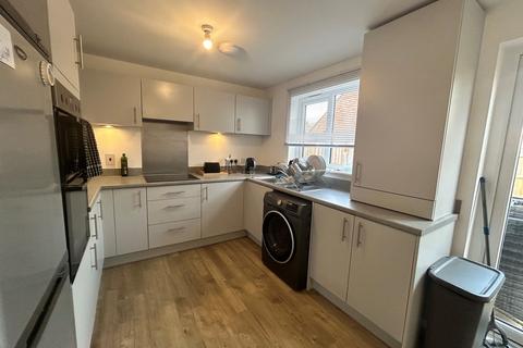 3 bedroom semi-detached house to rent, Barton Close, Exeter EX5