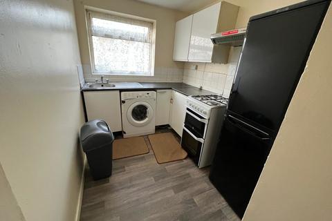 1 bedroom in a flat share to rent, Dormers Wells Lane, Southall