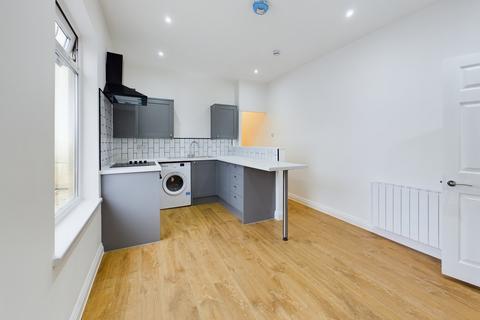 1 bedroom flat to rent, Devonport Road, Plymouth PL1