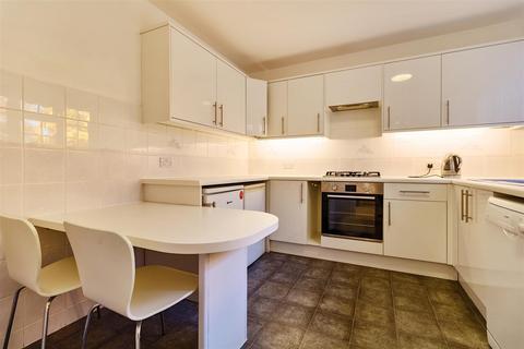 2 bedroom apartment for sale, St. Georges Avenue, Weybridge KT13