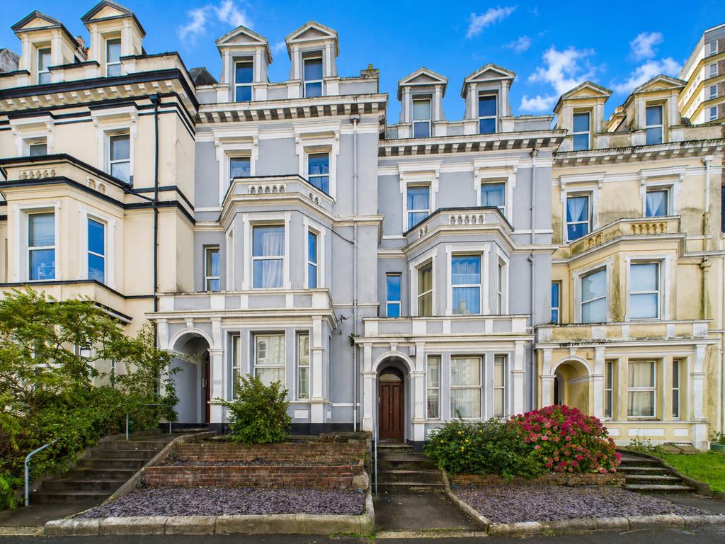 1 bedroom ground floor flat to rent