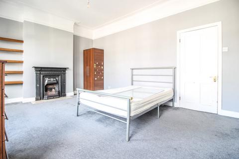 2 bedroom apartment to rent, Raleigh Road, London N8