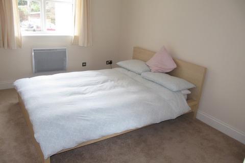 2 bedroom flat to rent, North Road, Hertford SG14