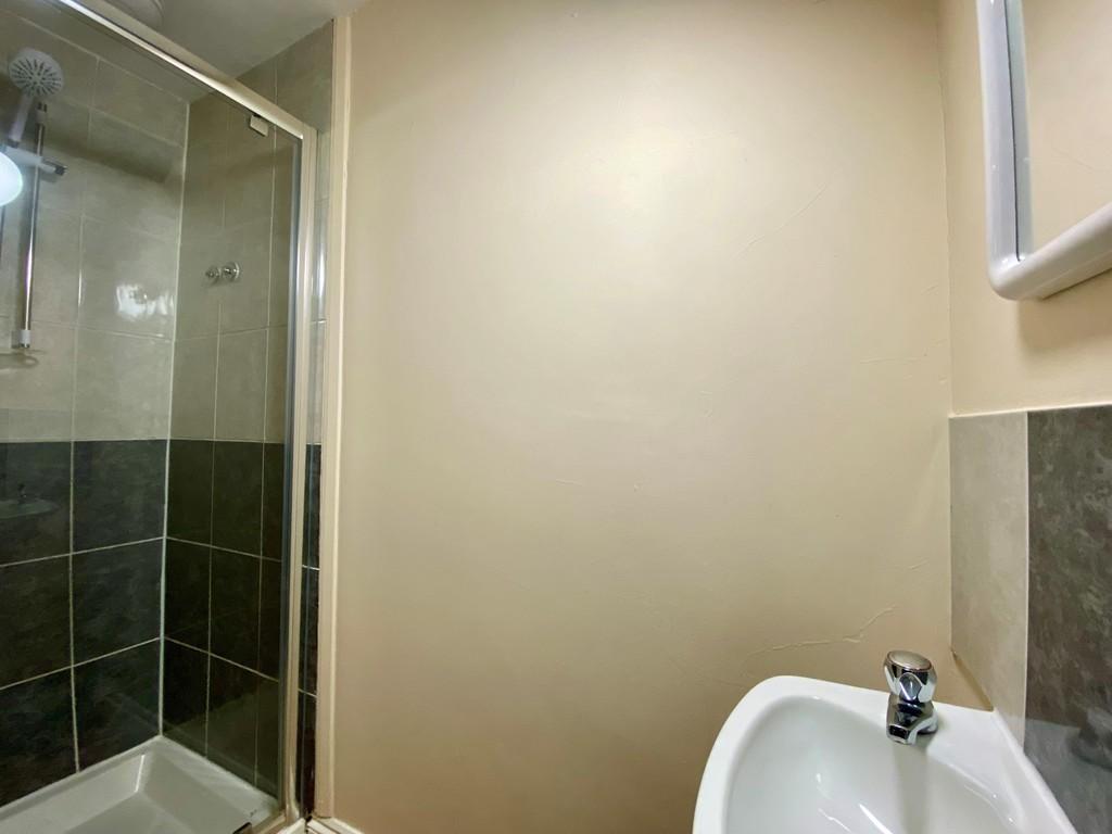 Shower room - 2nd Floor