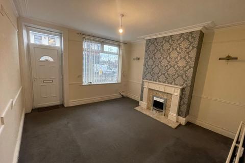 2 bedroom terraced house to rent, Station Road, Thurnscoe