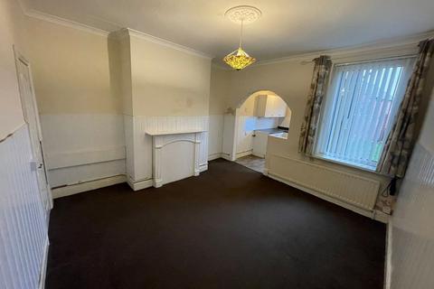 2 bedroom terraced house to rent, Station Road, Thurnscoe