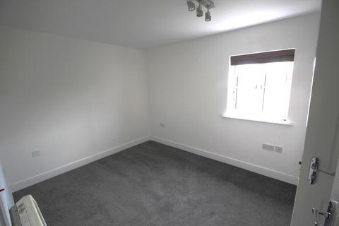 2 bedroom flat to rent, Oxton Close, Rowhedge