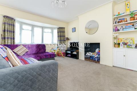 4 bedroom flat to rent, Sneath Avenue, London NW11