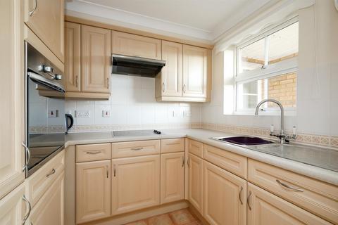 1 bedroom flat for sale, Horn Lane, London