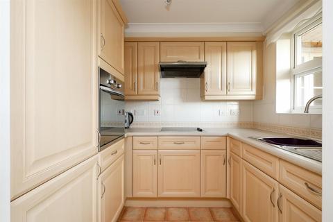 1 bedroom flat for sale, Horn Lane, London