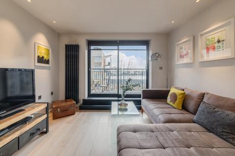 3 bedroom flat for sale, Sail Court, 15 Newport Avenue, London