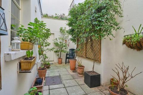 1 bedroom flat for sale, Sussex Gardens, London, W2