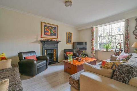 1 bedroom flat for sale, Sussex Gardens, London, W2