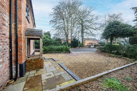 5 bedroom detached house for sale, London Road, Stapeley, Nantwich