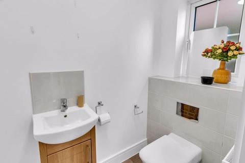 62 Tarnside Close, Rochdale, OL16 2QD