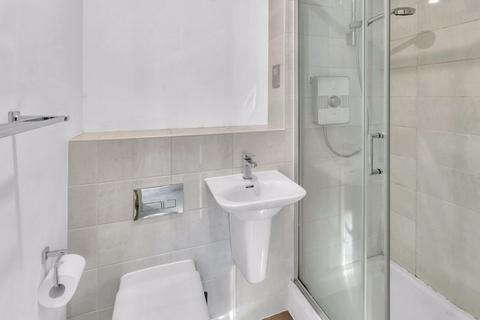 62 Tarnside Close, Rochdale, OL16 2QD