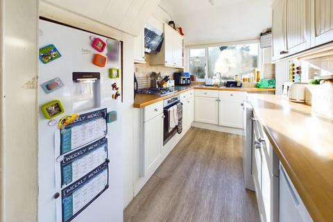 10 Garston Gardens, Kenley, CR8 5AN