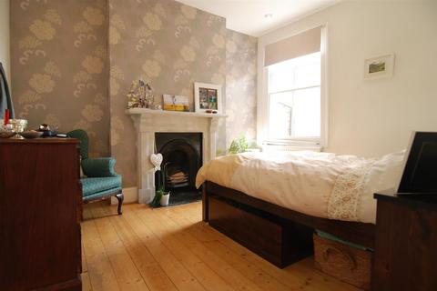 2 bedroom apartment to rent, Durlston Road, London, E5