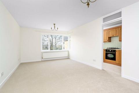 1 bedroom flat to rent, Mount Felix, Walton-on-Thames