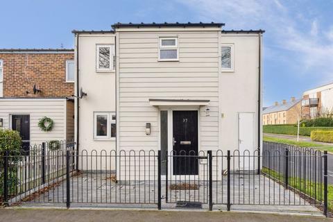 4 bedroom semi-detached house for sale, Valley Road, Uxbridge, UB10