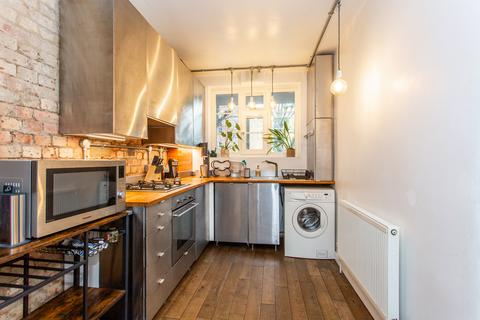 2 bedroom flat for sale, Damien Street, Whitechapel, E1