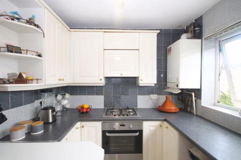 2 bedroom property for sale, Longford Avenue, Southall