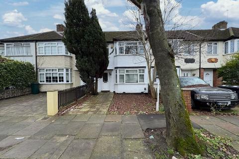 3 bedroom terraced house for sale, Carr Road, Northolt