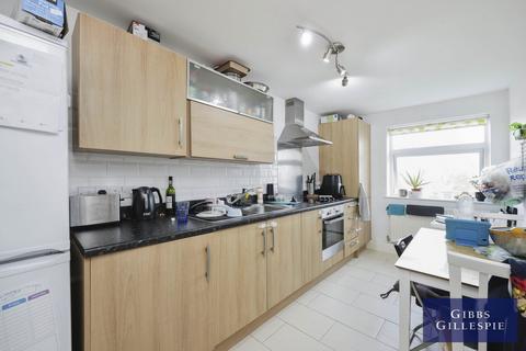 2 bedroom apartment to rent, Keith Park Road, Uxbridge, UB10 0FG