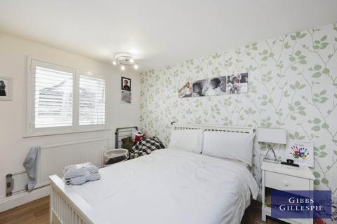 2 bedroom apartment to rent, Keith Park Road, Uxbridge, UB10 0FG