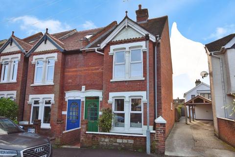 3 bedroom terraced house for sale, Belle Vue Road, Salisbury                                                                       *VIDEO TOUR*