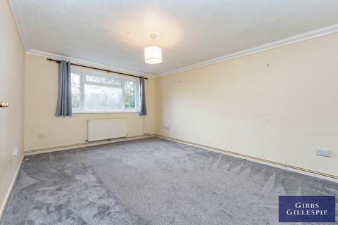 2 bedroom flat to rent, Lonsdale Close, Hatch End