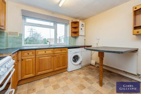 2 bedroom flat to rent, Lonsdale Close, Hatch End